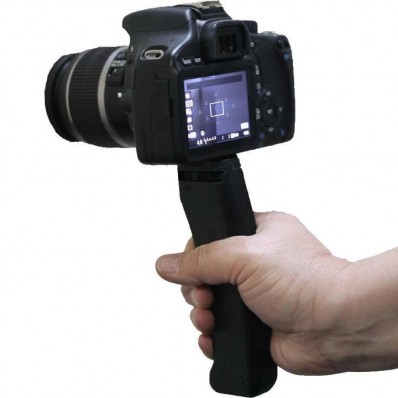 Pistol style Handlegrip for DSLR mounted with camera